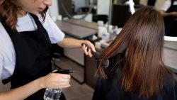 How to Maintain Salon-Fresh Hair Between Visits: Tips from Pros